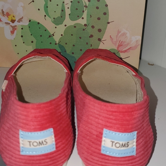 NWOT TOMS Corduroy Slip-Ons - Picture 5 of 5